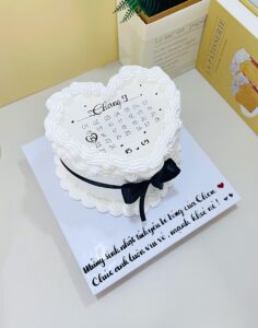 Bánh Kem Đốt Cháy Hình Trái Tim Nơ Đen DC08 1 Bánh Kem Đốt Cháy Hình Trái Tim Nơ Đen DC08